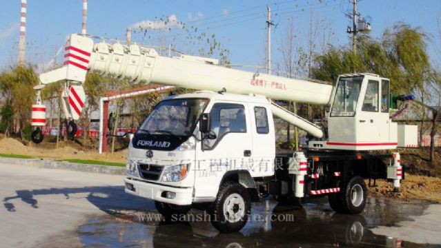 點擊查看詳細信息<br>標題：8噸汽車吊 閱讀次數(shù)：3396