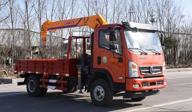 點擊查看詳細信息<br>標題：3.2噸大運隨車吊 閱讀次數(shù)：2286