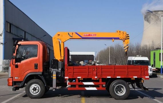 點擊查看詳細信息<br>標題：4噸大運隨車吊 閱讀次數(shù)：2266