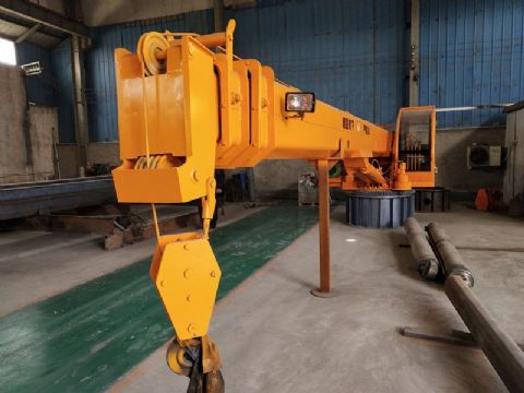 點擊查看詳細信息<br>標題：12噸碼頭吊 閱讀次數(shù)：2584