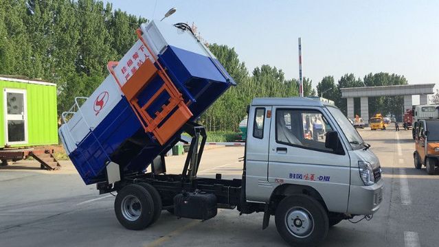 點(diǎn)擊查看詳細(xì)信息<br>標(biāo)題：藍(lán)牌時(shí)風(fēng)風(fēng)菱垃圾車 閱讀次數(shù)：2558