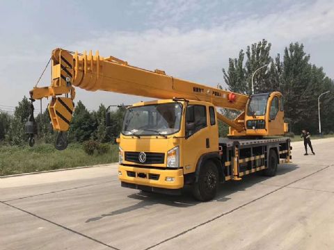 點擊查看詳細信息<br>標題：16噸東風汽車吊 閱讀次數(shù)：2381