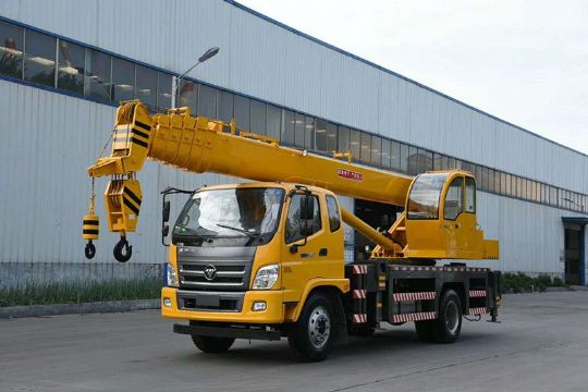 點擊查看詳細信息<br>標題：16噸福田汽車吊 閱讀次數(shù)：2579