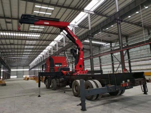 點(diǎn)擊查看詳細(xì)信息<br>標(biāo)題：15噸折臂吊 閱讀次數(shù)：2981