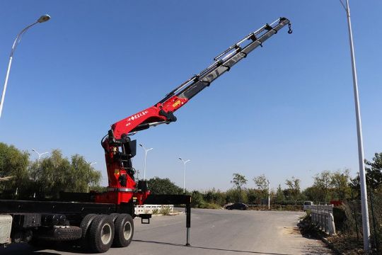 點擊查看詳細信息<br>標題：40噸折臂吊 閱讀次數(shù)：3326